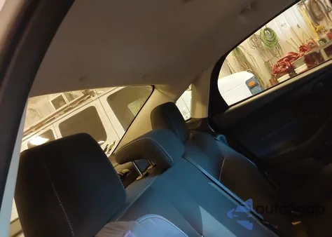 2012 Ford Focus Se z USA, uszkodzony, nr VIN 1FAHP3F21CL332952